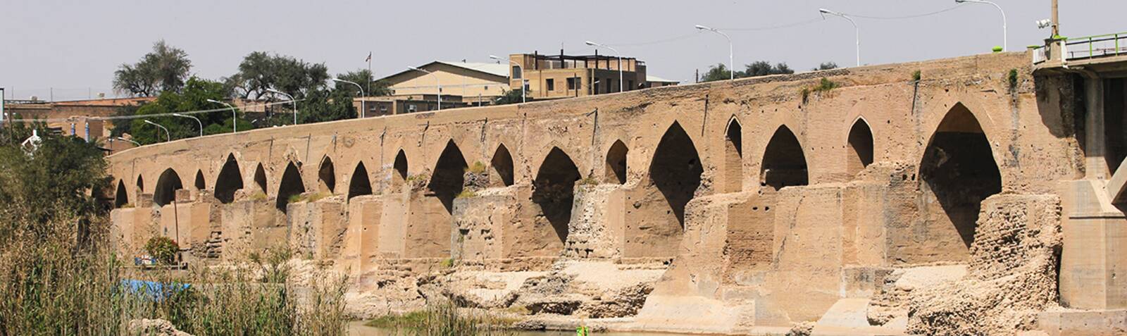 Puente histórico de Dezful 